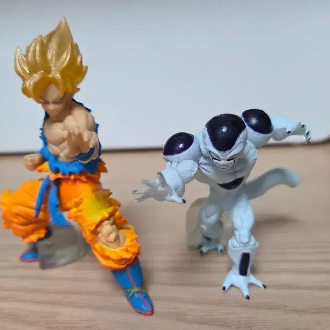 [BUNJANG] Dragon Ball HG Super Saiyan Goku &amp; Frieza Figures / 드래곤볼 hg 손오공 프리저