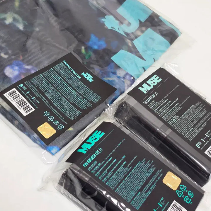 [BUNJANG] BTS Jimin Muse Pin Brooch Tie Scarf Fabric Poster Bundle Set / all) 지민 뮤즈 브로치 스카프 패브릭포스터 방탄 jimin muse bts pin brooch tie scarf fabric poster
