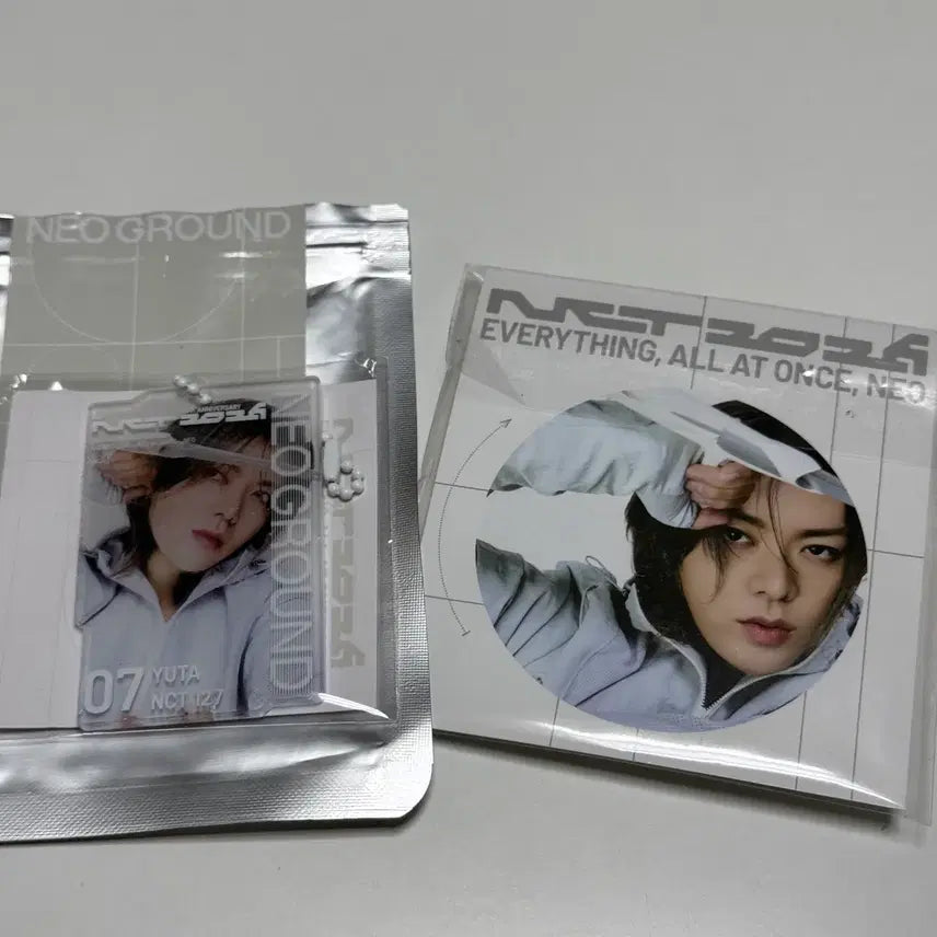 [BUNJANG] NCT 127 Yuta Lenticular Popup Entry Badge Bundle Set / NCT127 유타 렌티큘러, 팝업 입장 뱃지