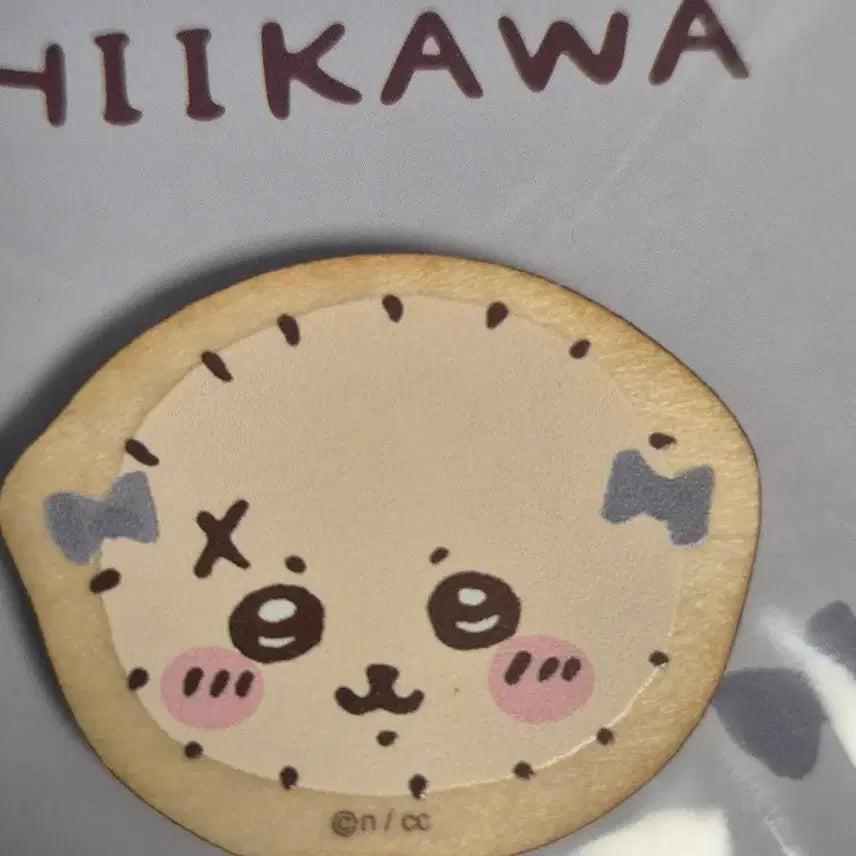 [BUNJANG] Chiikawa Wood Badge Lakko / 치이카와 우드뱃지 랏코