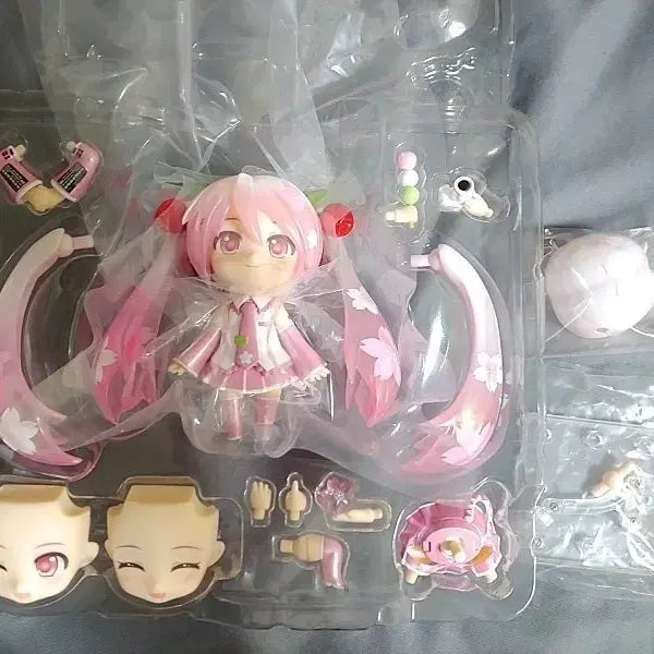 [BUNJANG] Nendoroid Sakura Miku 2.0 / 넨도로이드 사쿠라 미쿠 2.0