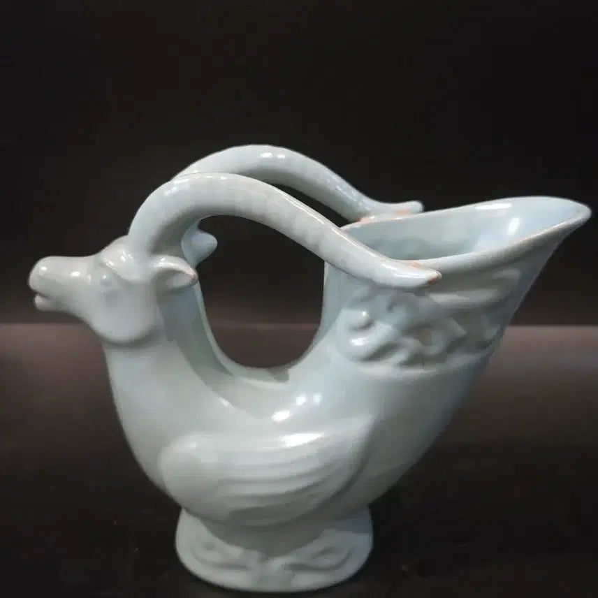 [BUNJANG] Northern Song Dynasty Ru Ware Celadon Goat-Shaped Cup / 북송 여요청자 산양형 잔