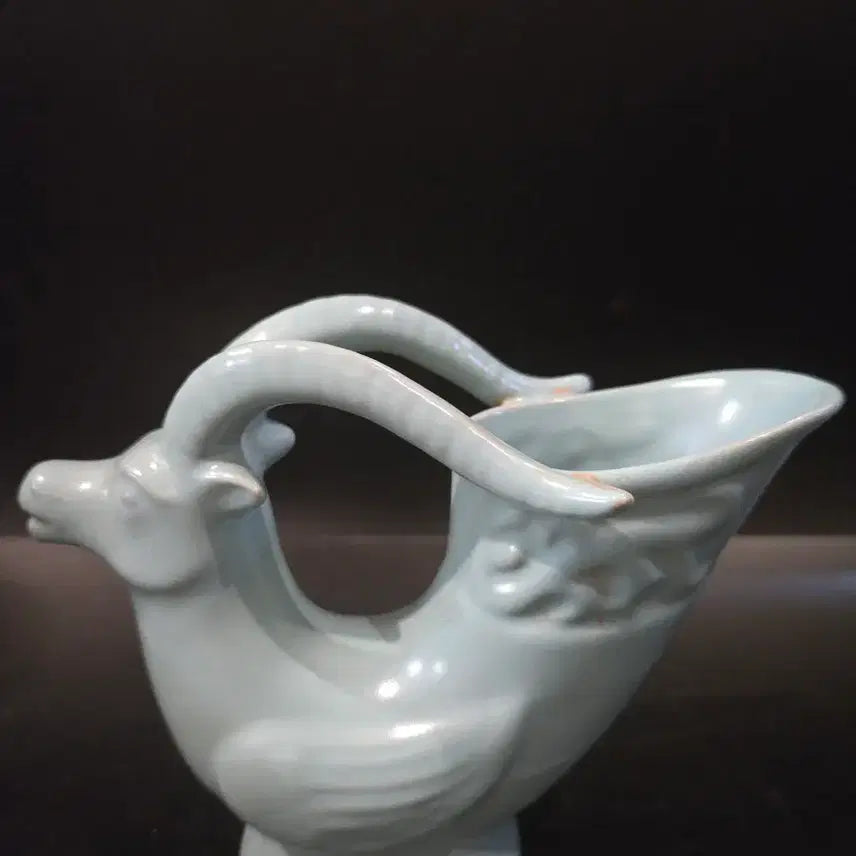 [BUNJANG] Northern Song Dynasty Ru Ware Celadon Goat-Shaped Cup / 북송 여요청자 산양형 잔