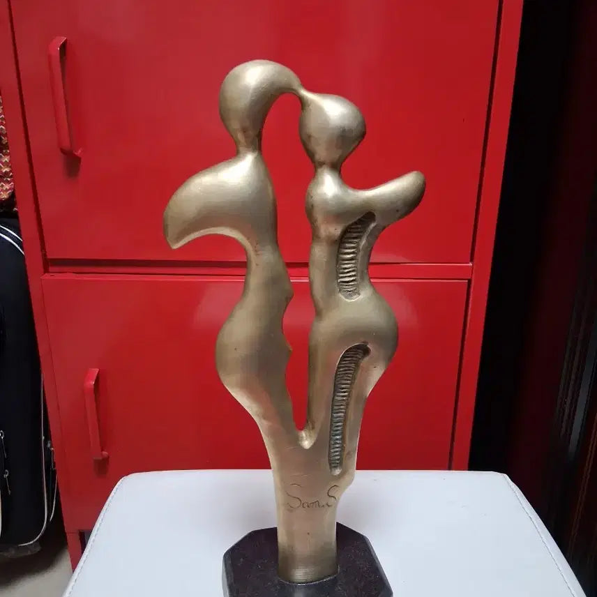 [BUNJANG] Kim Jeong-soo Bronze Couple Kissing Statue / 브론즈 커플 조각상ㅡ김정수작가