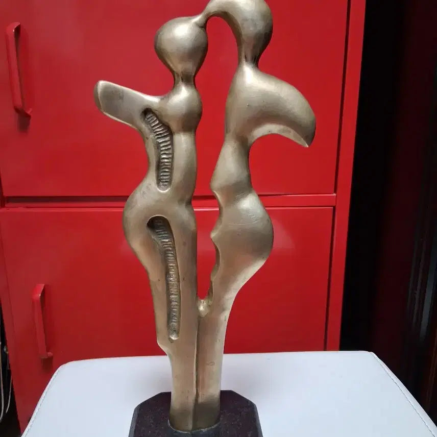 [BUNJANG] Kim Jeong-soo Bronze Couple Kissing Statue / 브론즈 커플 조각상ㅡ김정수작가