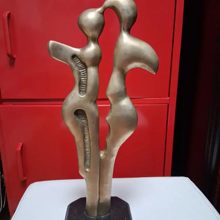 [BUNJANG] Kim Jeong-soo Bronze Couple Kissing Statue / 브론즈 커플 조각상ㅡ김정수작가