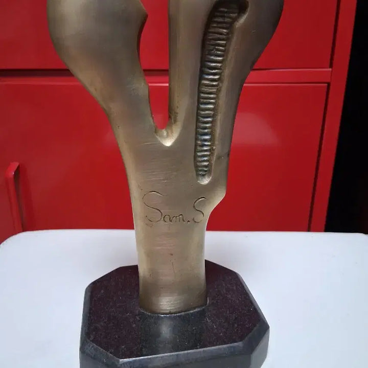 [BUNJANG] Kim Jeong-soo Bronze Couple Kissing Statue / 브론즈 커플 조각상ㅡ김정수작가