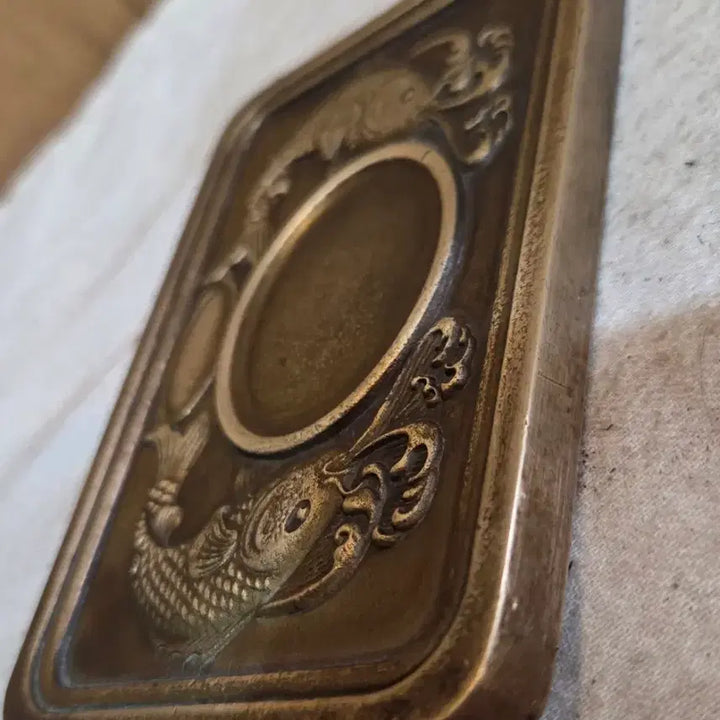 [BUNJANG] Carp Engraved Portable Bronze Inkstone / 잉어문 휴대용 동 벼루