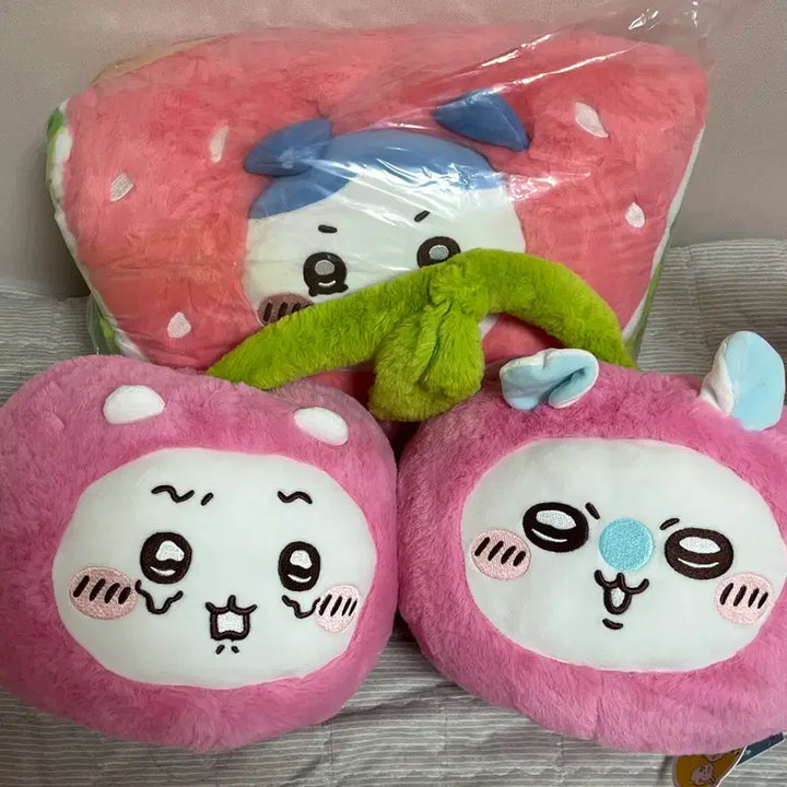 [BUNJANG] Cheeky Chikawa Cherry Chinese Exclusive Mini Plush / (당일발송) 치이카와 체리 중국한정 미니소 인형