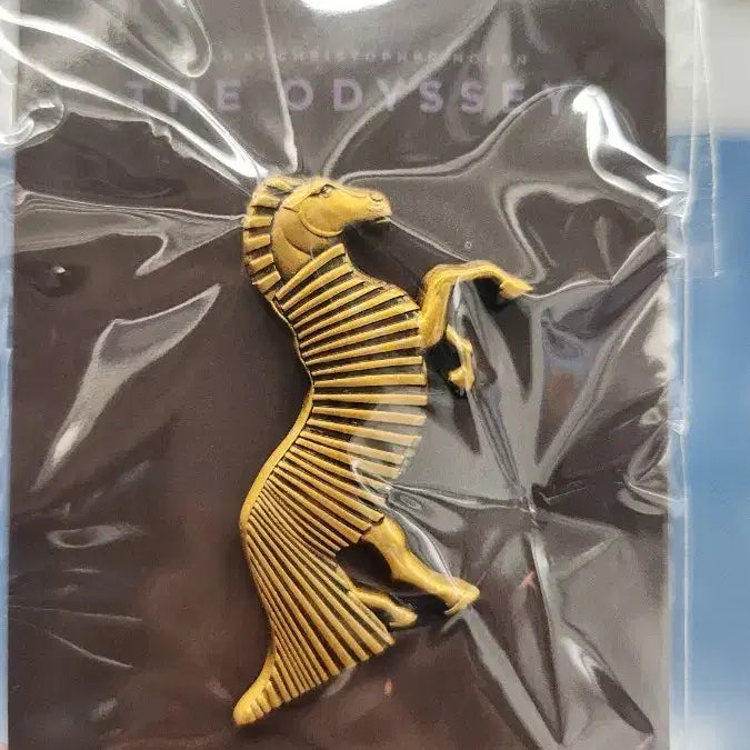 [BUNJANG] Odyssey Wooden Horse Pin Badge / 오디세이 목마 핀 뱃지