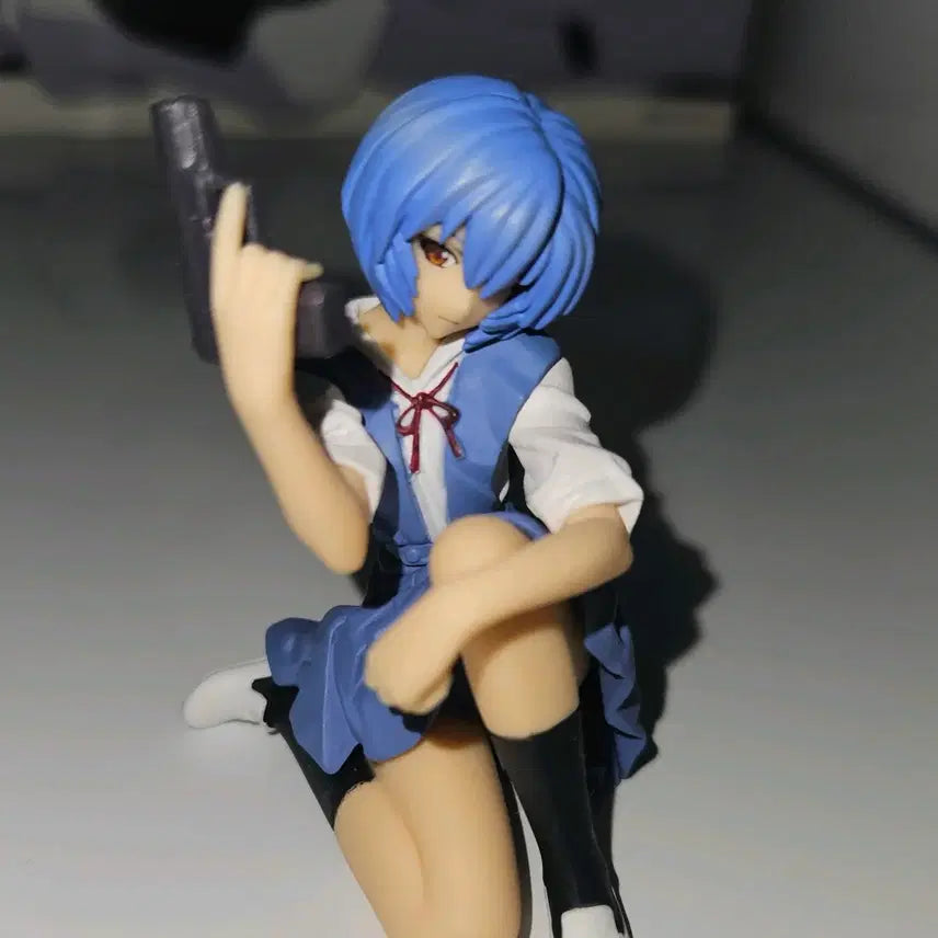 [BUNJANG] Evangelion Rei Ayanami Figure with Pistol (Young Ace Bonus) / 에반게리온 영에이스 부록 아야나미 레이 피규어 권총