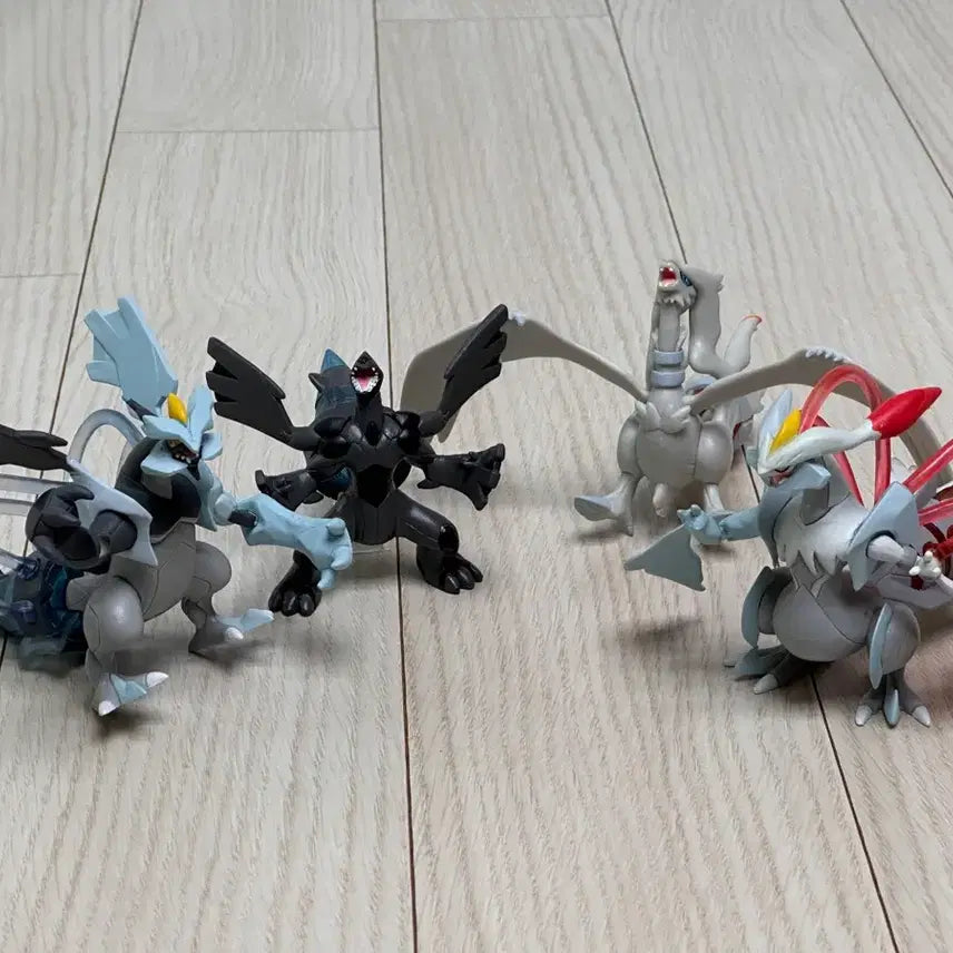 [BUNJANG] Pokemon MonColle EX Overdrive Kyurem, Zekrom, Reshiram 4-Piece Set / 포켓몬 입체도감 오버드라이브 큐레무 제크로무 레시라무 4종