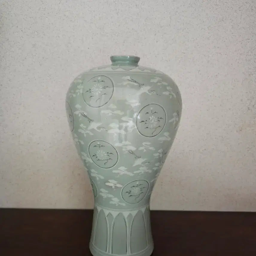 [BUNJANG] Antique Celadon Goryeo Ware Vase with Inlaid Cloud and Crane Motif (Height 34cm) / 직거래) 30~40년 전 구입 청자 상감 운학문 매병 도자기 화병 높이 34cm