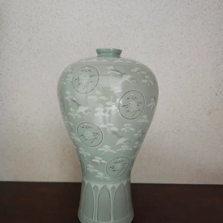 [BUNJANG] Antique Celadon Goryeo Ware Vase with Inlaid Cloud and Crane Motif (Height 34cm) / 직거래) 30~40년 전 구입 청자 상감 운학문 매병 도자기 화병 높이 34cm