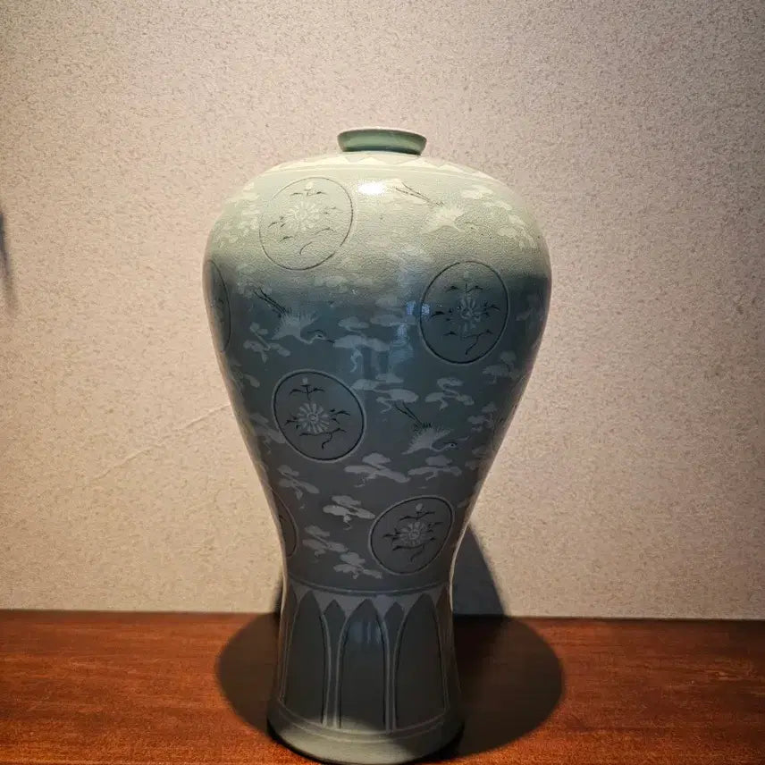 [BUNJANG] Antique Celadon Goryeo Ware Vase with Inlaid Cloud and Crane Motif (Height 34cm) / 직거래) 30~40년 전 구입 청자 상감 운학문 매병 도자기 화병 높이 34cm