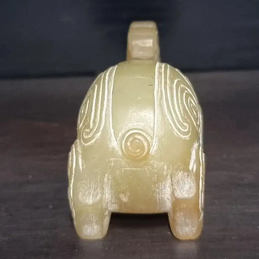 [BUNJANG] Antique Elephant Jade Carving (Yellow Jade &amp; White Jade) / 오래된 코끼리 옥 조각품 황옥 청백옥