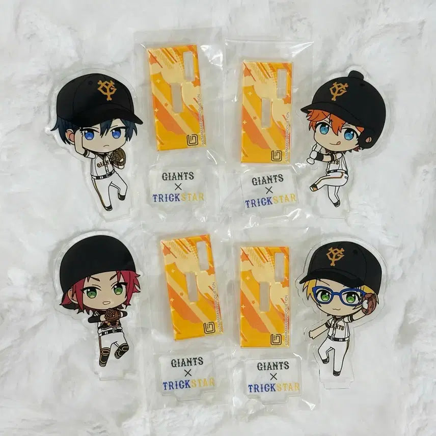 [BUNJANG] Ensemble Stars! Giants Collaboration Trickstar Acrylic Standee - Hokuto, Subaru, Mao, Makoto / 앙스타 자이언츠 콜라보 트릭스타 아크릴스탠드 호쿠토 스바루 마오 마코토