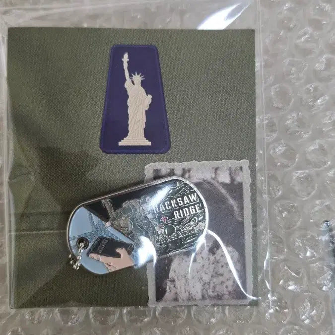 [BUNJANG] Hacksaw Ridge Soldiers Pocket Badge Set / 핵소 고지 굿즈패키지 솔저스 포켓 뱃지 팝니다(구성: 뱃지(군번줄 볼체인 포함)+배경지)