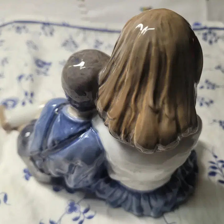[BUNJANG] Royal Copenhagen Figurine Reading Siblings / 로얄코펜하겐 피겨린 책읽는 남매