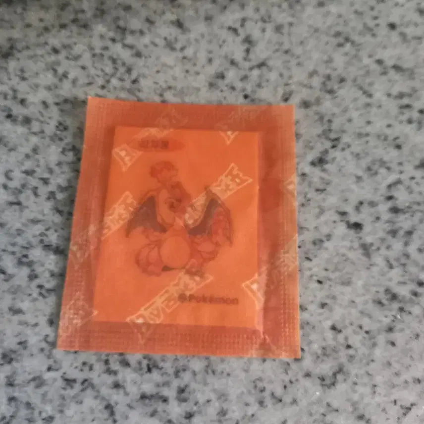 [BUNJANG] Pokemon 30th Anniversary Artwork Charizard Sticker (2 Available) / 포켓몬30주년 아트웍 리자몽띠부씰 2개있음(반택만)