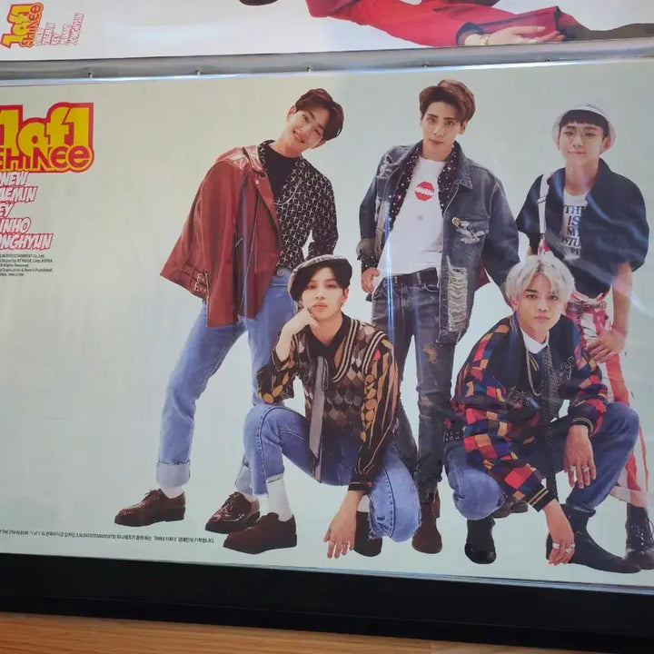 [BUNJANG] SHINee Official 5th Album 1 of 1 + Repackage 1 and 1 Album Posters Set / [set] 샤이니 정규5집 원오브원 + 리팩 원앤원 앨범 포스터