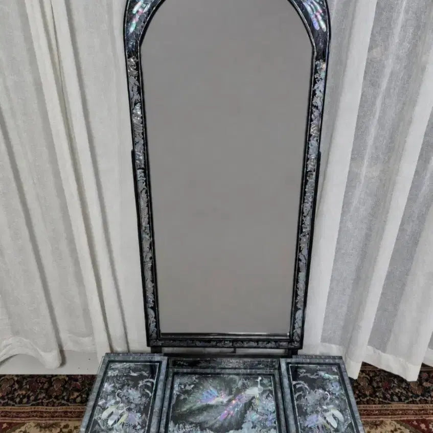 [BUNJANG] 1970s Vintage Tongyeong Mother-of-Pearl Vanity with Peacock and Floral Motifs / 70S 빈티지 통영자개 공작 화조문 화장대