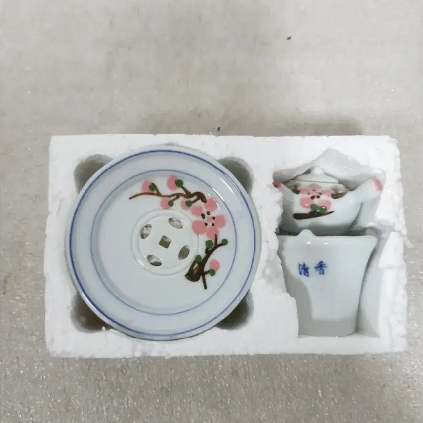 [BUNJANG] Miniature Plum Blossom Ceramic Tea Set / 미니어처 매화 도자기 다기 세트 / 미니 차도구 오브제 (미사용 박스)