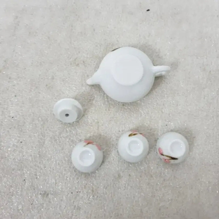 [BUNJANG] Miniature Plum Blossom Ceramic Tea Set / 미니어처 매화 도자기 다기 세트 / 미니 차도구 오브제 (미사용 박스)