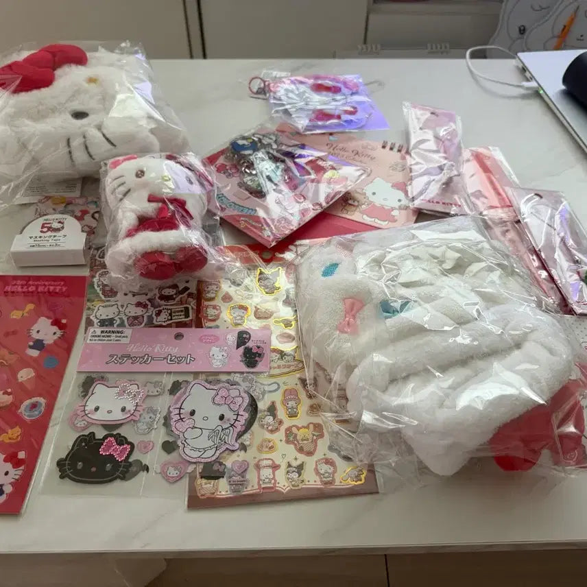 [BUNJANG] Hello Kitty Sticker Set &amp; Stationery Bundle / 헬로키티 스티커 세트 및 문구류 일괄 판매