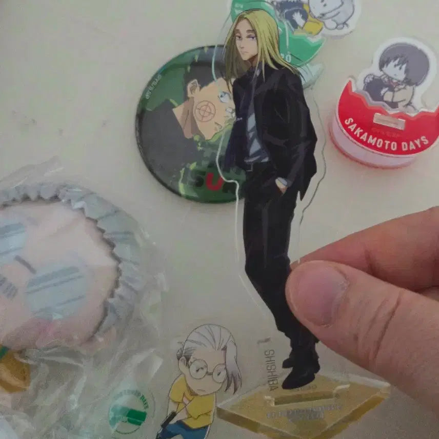 [BUNJANG] Sakamoto Days Nagumo Shishiba Acrylic Stand, Badge, Plush Set / (개봉)사카모토 데이즈  나구모 시시바 등아크릴 스탠드 뱃지 인형 세트