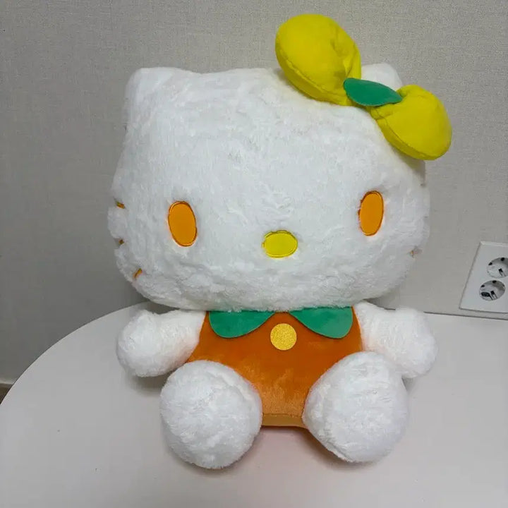[BUNJANG] Sanrio Large Kitty Doll 44cm (Japan Exclusive) / 일본 한정 상품 산리오 대형 키티 인형 44cm