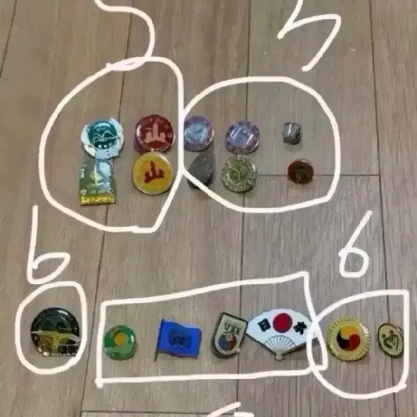 [BUNJANG] Assorted Collectible Pins / 뱃지