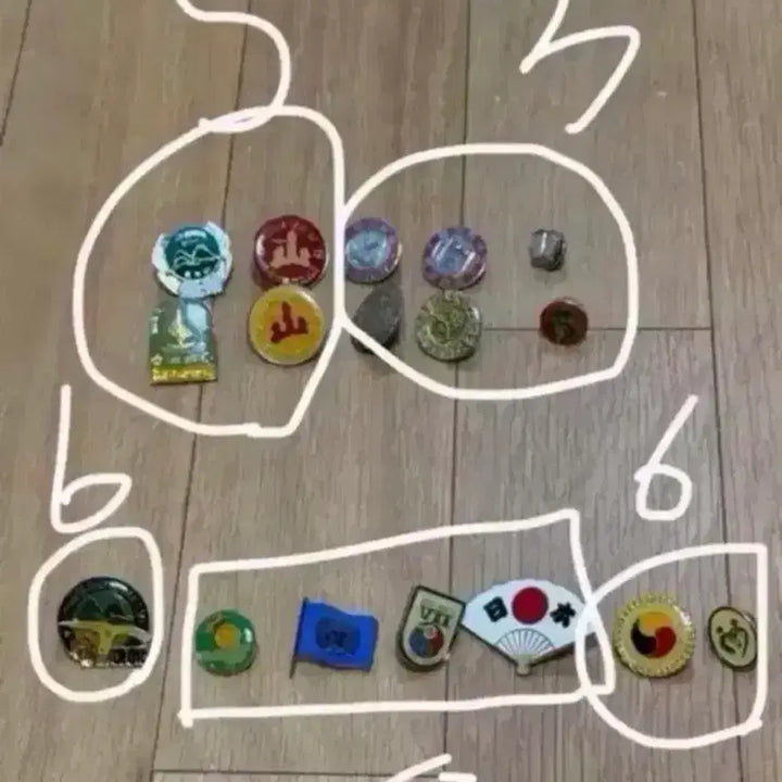 [BUNJANG] Assorted Collectible Pins / 뱃지