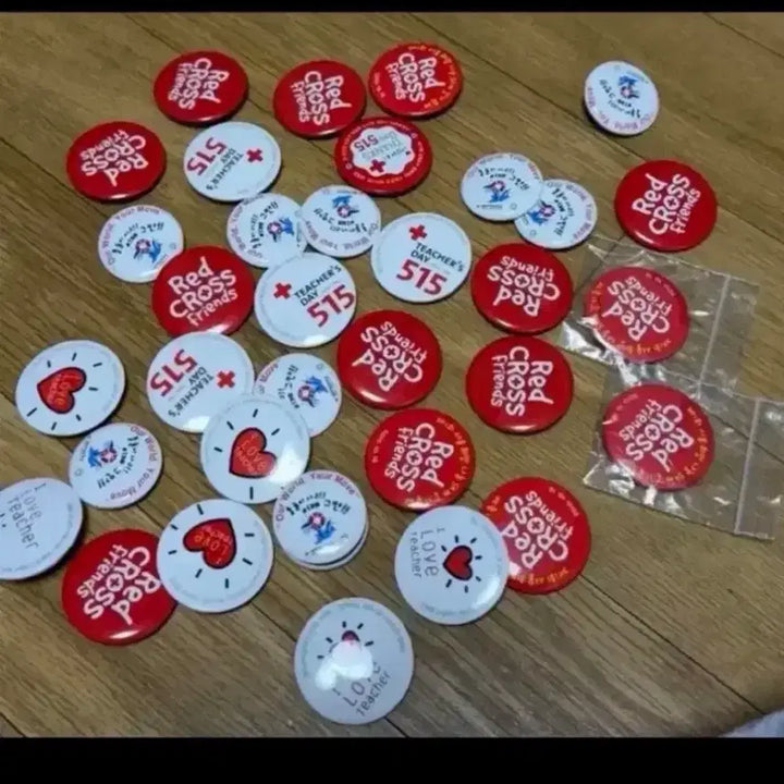 [BUNJANG] Red Cross Friends Badge Collection / 대한적십자사 뱃지