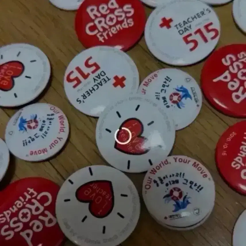 [BUNJANG] Red Cross Friends Badge Collection / 대한적십자사 뱃지