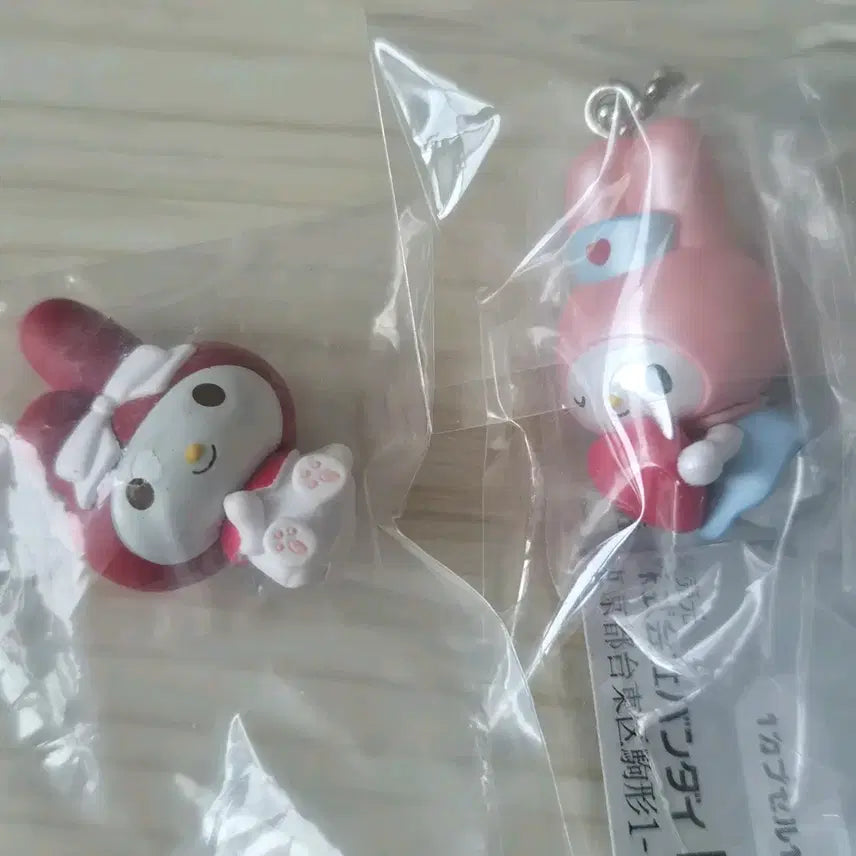 [BUNJANG] My Melody Nurse Swing Mascot Keychain &amp; Hugcot Cable Bite Bundle Set / 마이멜로디 간호사 스윙 마스코트 키링, 허그콧트 케이블바이트 일괄