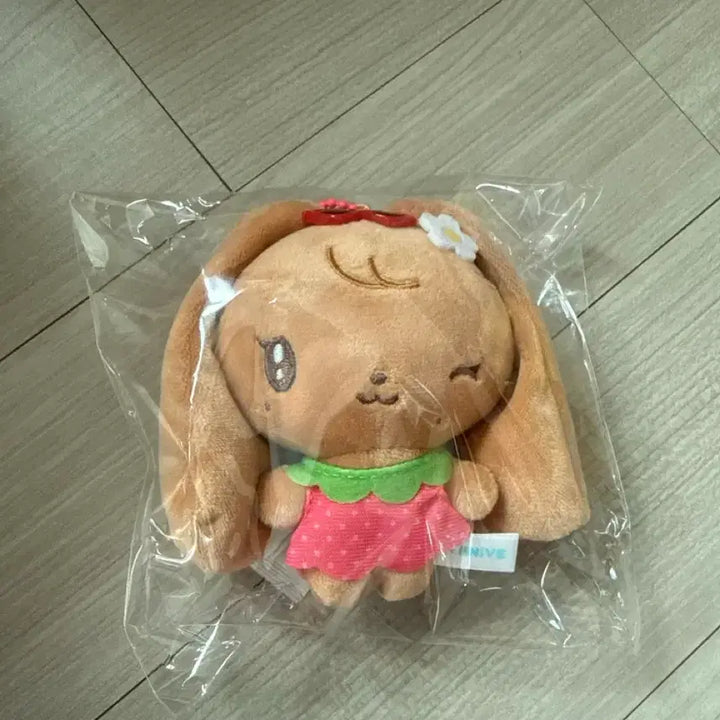 [BUNJANG] IVE Minnieve Pop-up Store Random Tanning Keyring Cherry Jang Wonyoung / 아이브 미니브 팝업 랜덤 태닝 키링 체리 장원영