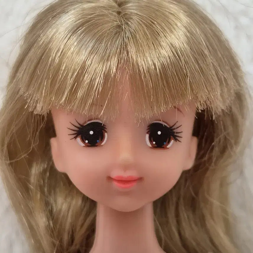 [BUNJANG] Blonde Jennie Doll / 금발의 제니인형