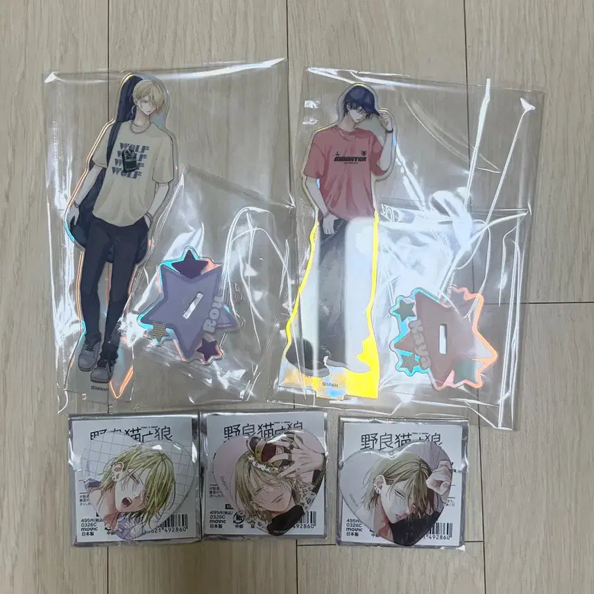 [BUNJANG] The Storm of Spring and Monster Alley Cat and Wolf Animate Acrylic Stand &amp; Can Badge Bundle Set / (일괄) 봄의 폭풍과 몬스터 길고양이와 늑대 애니메이트 아크릴 스탠드 캔뱃지