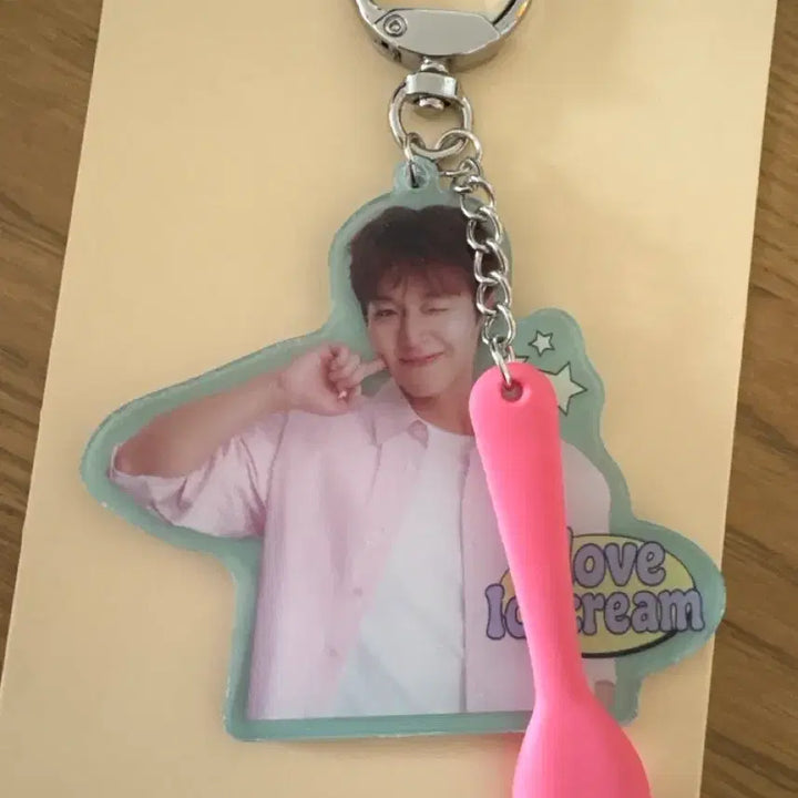 [BUNJANG] Park Ji Hoon Baskin Robbins Keychain / 박지훈 베라 키링