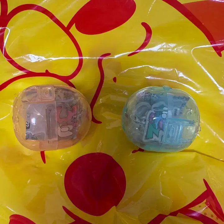 [BUNJANG] Pokemon 30th Anniversary Metal Charm Charmander &amp; Bulbasaur Bundle Set (Sealed) / (미개봉) 포켓몬 30주년 메탈참 파이리 이상해꽃 일괄