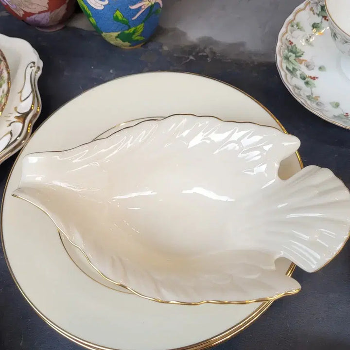 [BUNJANG] Lenox Vintage Shell Shape Plate Set with Gold Rim / 미국제 레녹스 빈티지 쉘 모양 접시 세트 골드림
