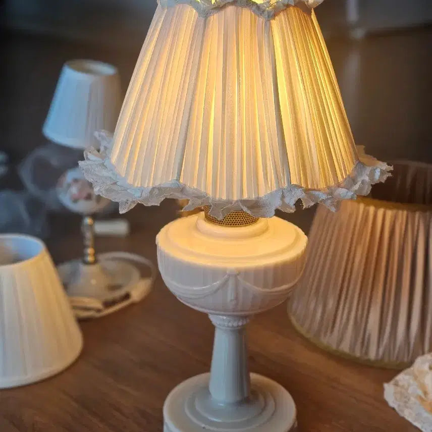 [BUNJANG] Antique Garland Milk Glass Table Lamp / 엔틱 스탠드 조명 핑크 밀크글라스 갈란드