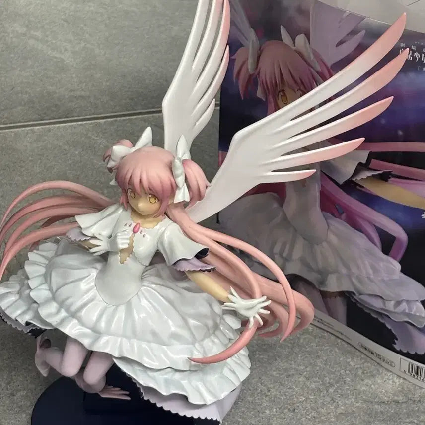 [BUNJANG] Puella Magi Madoka Magica Ultimate Madoka Figure / 마법소녀 마도카 마기카 얼티밋 마도카 피규어