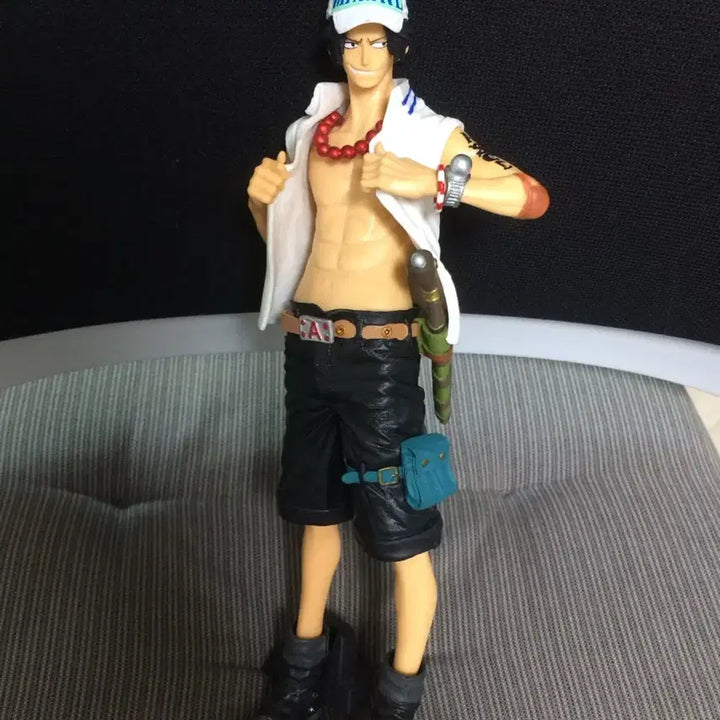 [BUNJANG] One Piece King of Artist Ace Marine Figure / 원피스 킹오브아티스트 에이스 해군 피규어