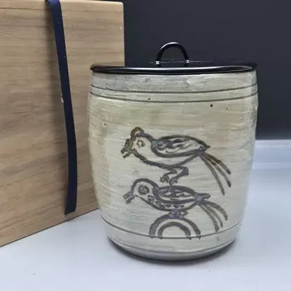[BUNJANG] Doam Ji Sun-taek Buncheong Iron-Painted Gyerongsan Tea Caddy / 도암 지순택 선생 - 분청 철화계룡산찻통/