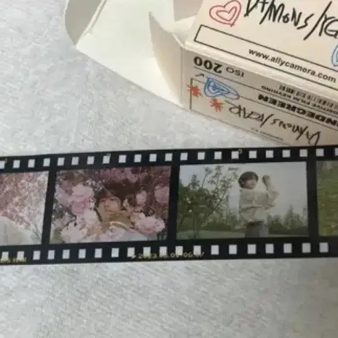 [BUNJANG] Days Between Us Film Keychain Photo Exhibition MD / 데이먼스이어 필름키링 사진전 md 새상품