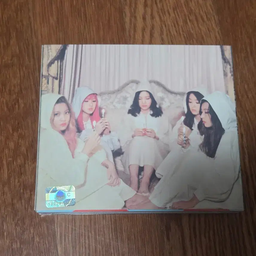 [BUNJANG] Red Velvet The Velvet Mini Album Vol. 2 with Yeri Photocard / 레드벨벳 미니 2집 The Velvet 앨범 (예리 포토카트 포함)