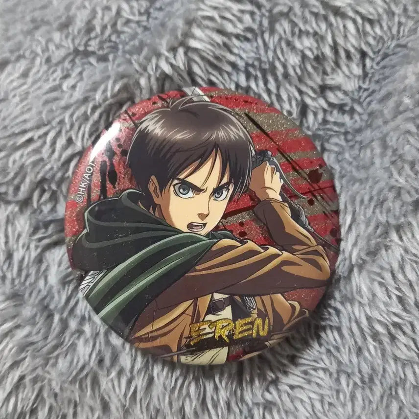[BUNJANG] Attack on Titan Eren Pin Badge / 진격의 거인 진격거 에렌 캔 핀뱃지 양도 판매