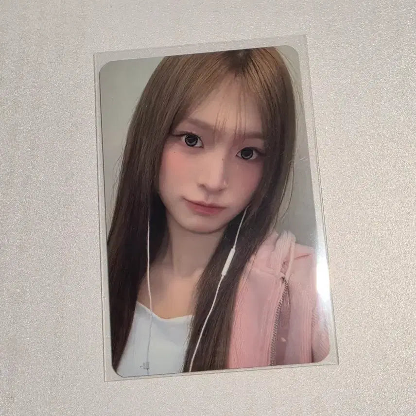 [BUNJANG] RESCENE Mina Line Earphone Photocard / 리센느 미나미 줄이어폰 포카